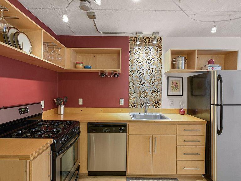 3512 Bryant Ave S #102 - Photo 3 of 8