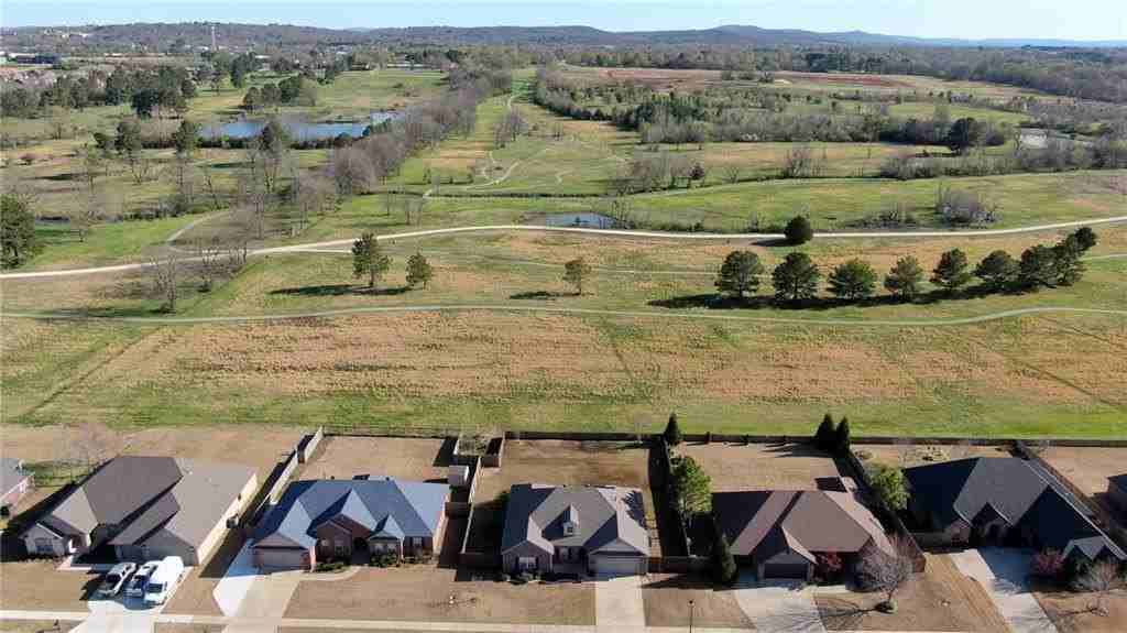 2715 W Vanike Dr - Photo 2 of 26