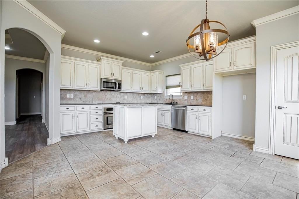 2715 W Vanike Dr - Photo 5 of 26