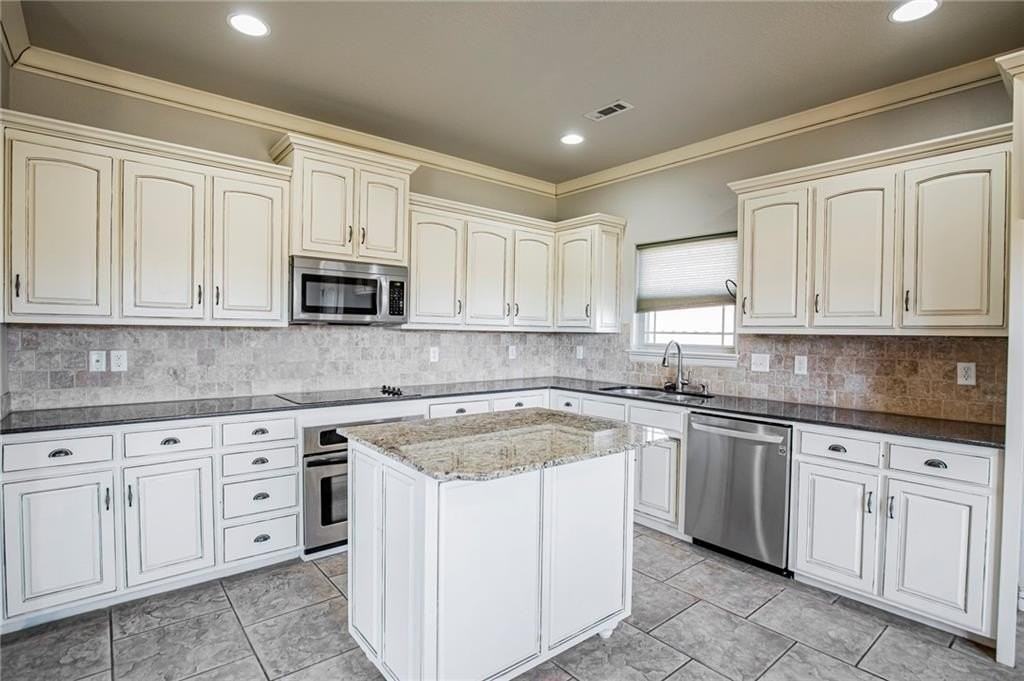 2715 W Vanike Dr - Photo 6 of 26