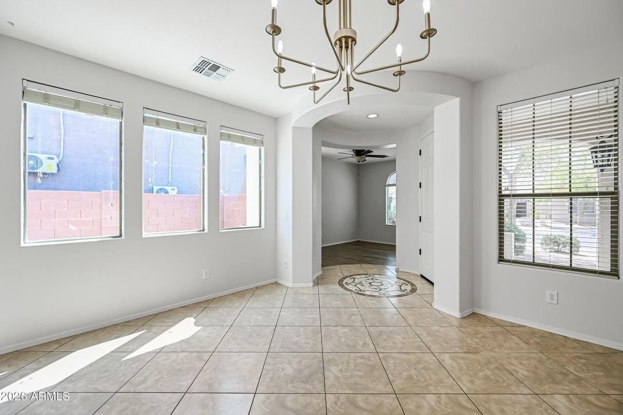 23862 W Gibson Ln - Photo 3 of 33