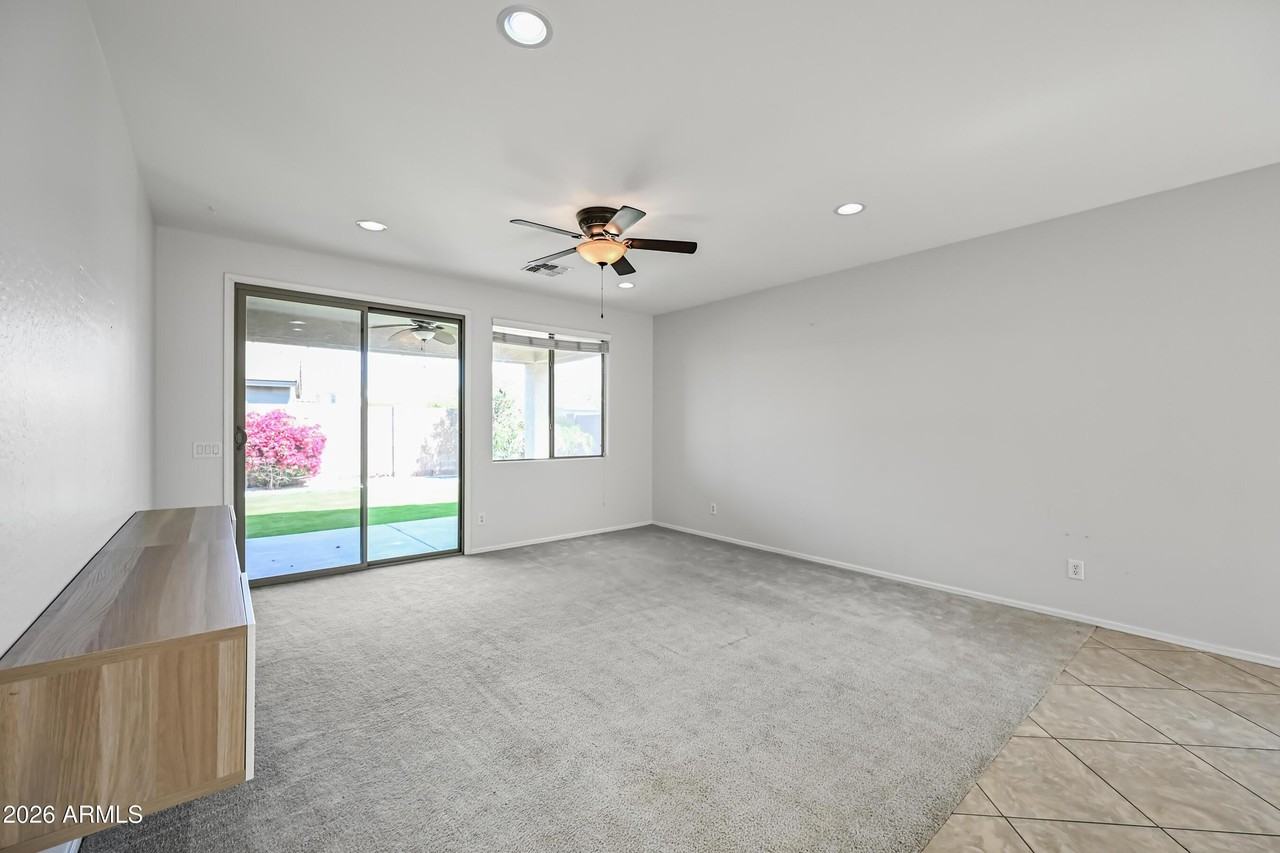 23862 W Gibson Ln - Photo 6 of 33