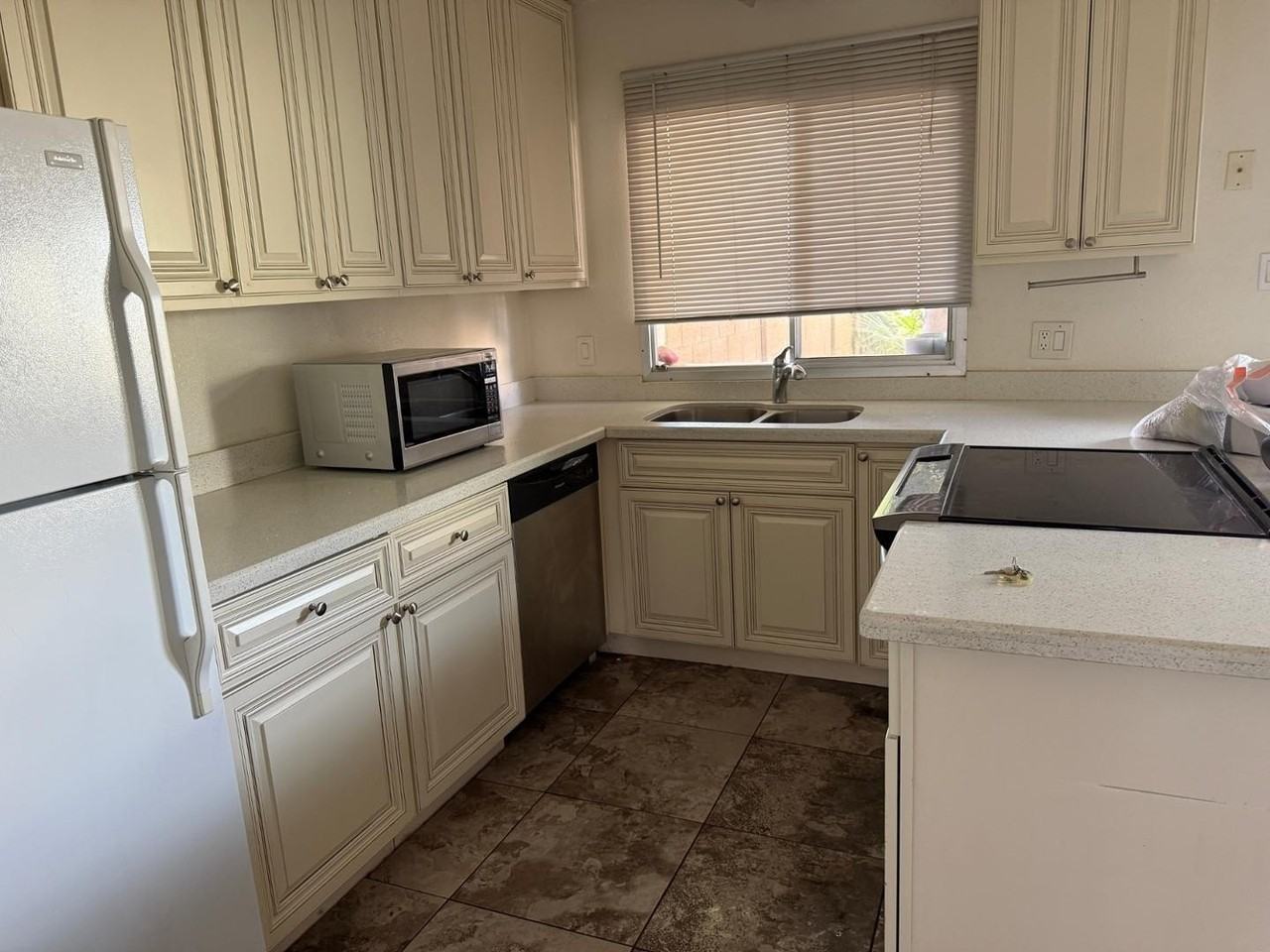 8244 E Valley Vista Dr - Photo 2 of 6