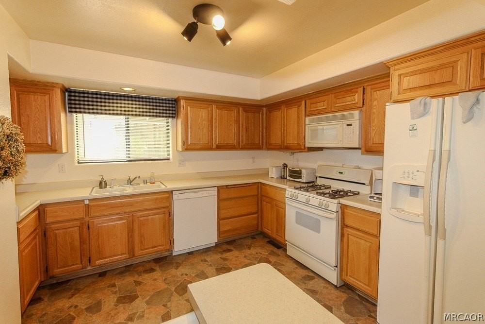 41212 Swallow Dr - Photo 7 of 33