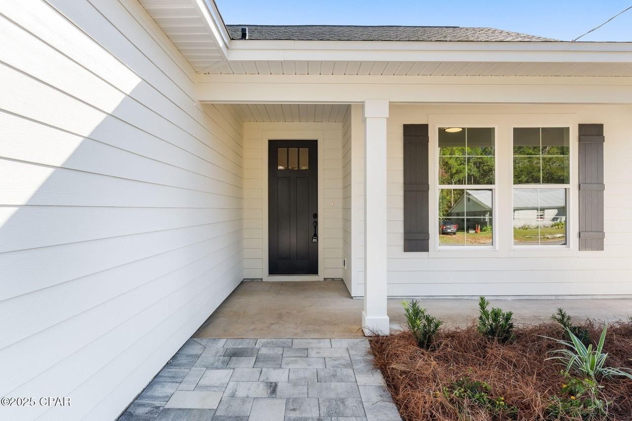 9019 Laird St - Photo 3 of 23