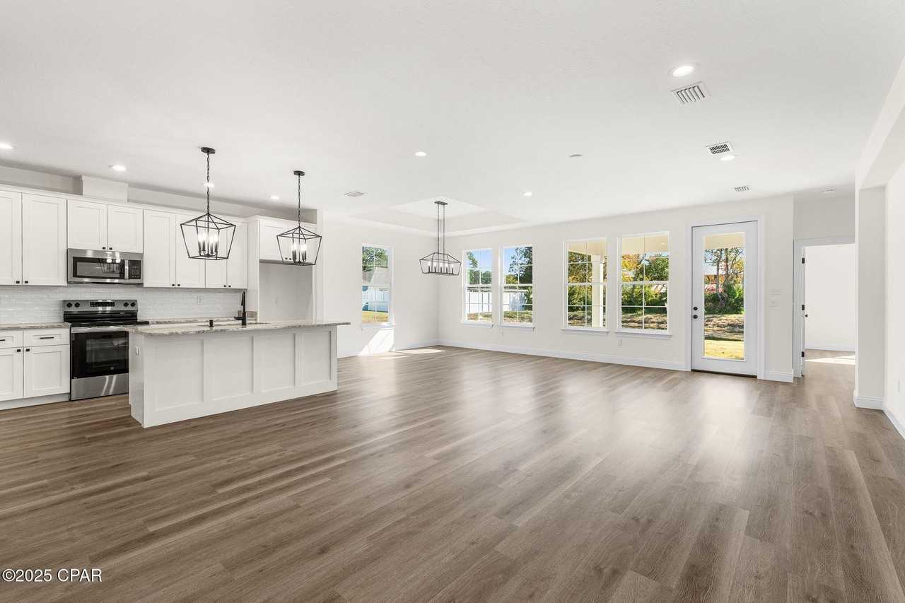 9019 Laird St - Photo 4 of 23