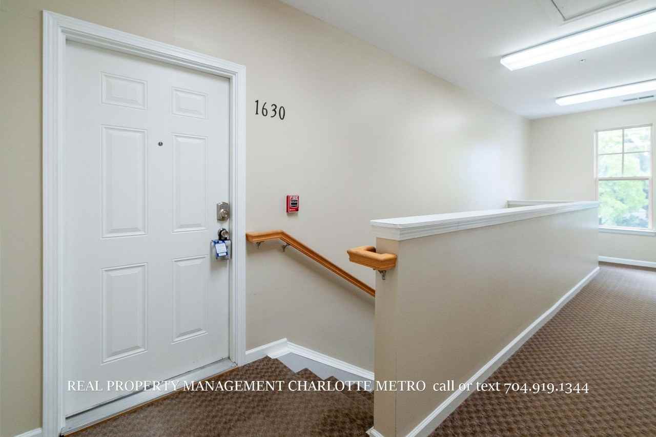 1630 Walnut View Dr - Photo 3 of 37