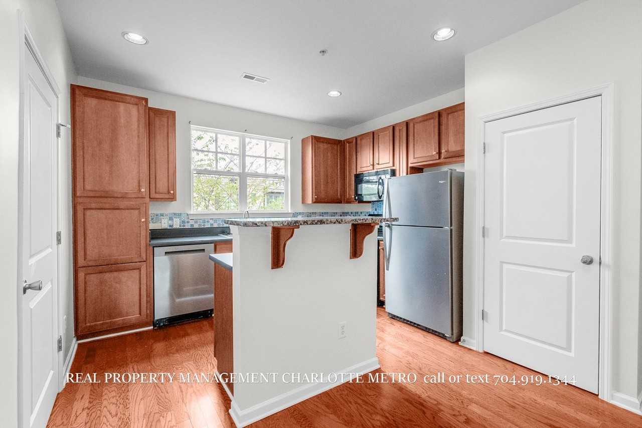 1630 Walnut View Dr - Photo 4 of 37