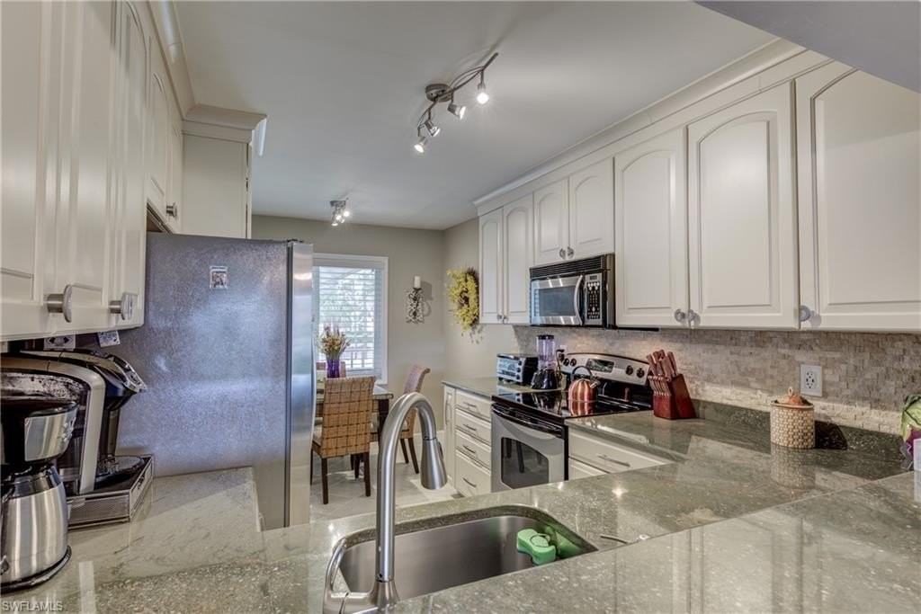 760 Augusta Blvd #D204 - Photo 5 of 20
