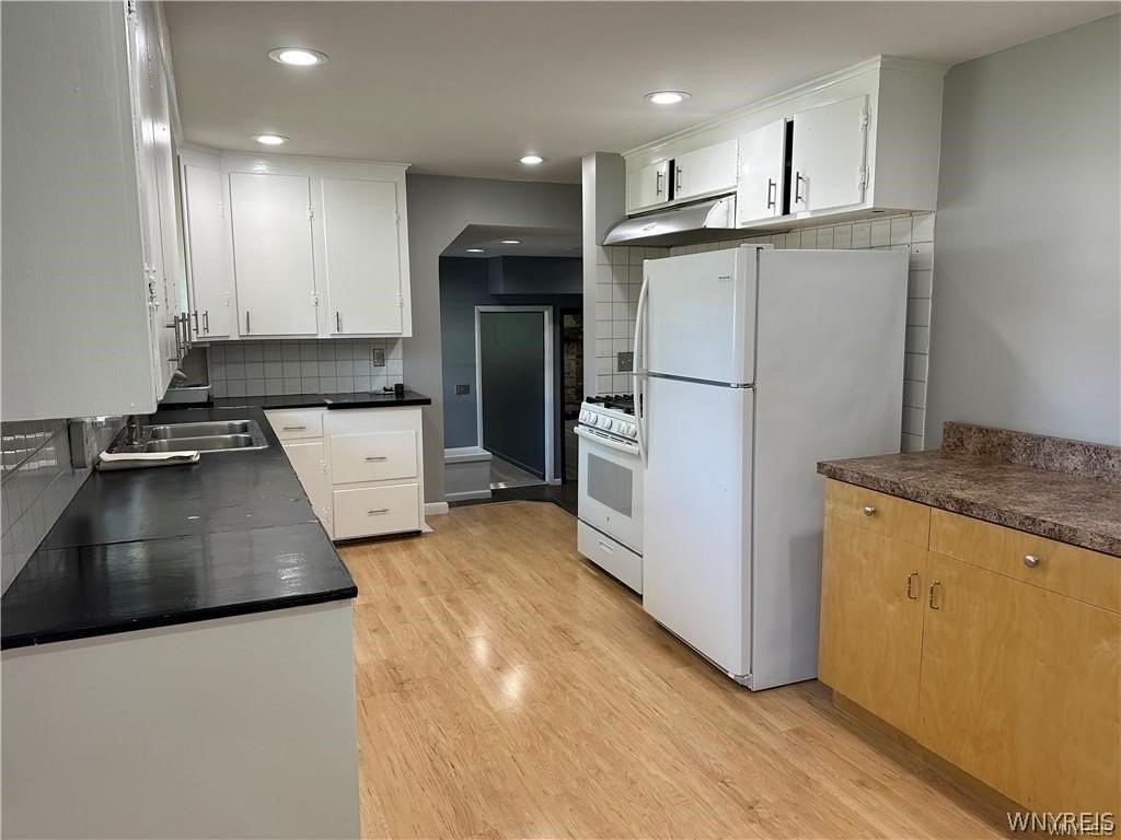 7841 Transit Rd - Photo 4 of 15