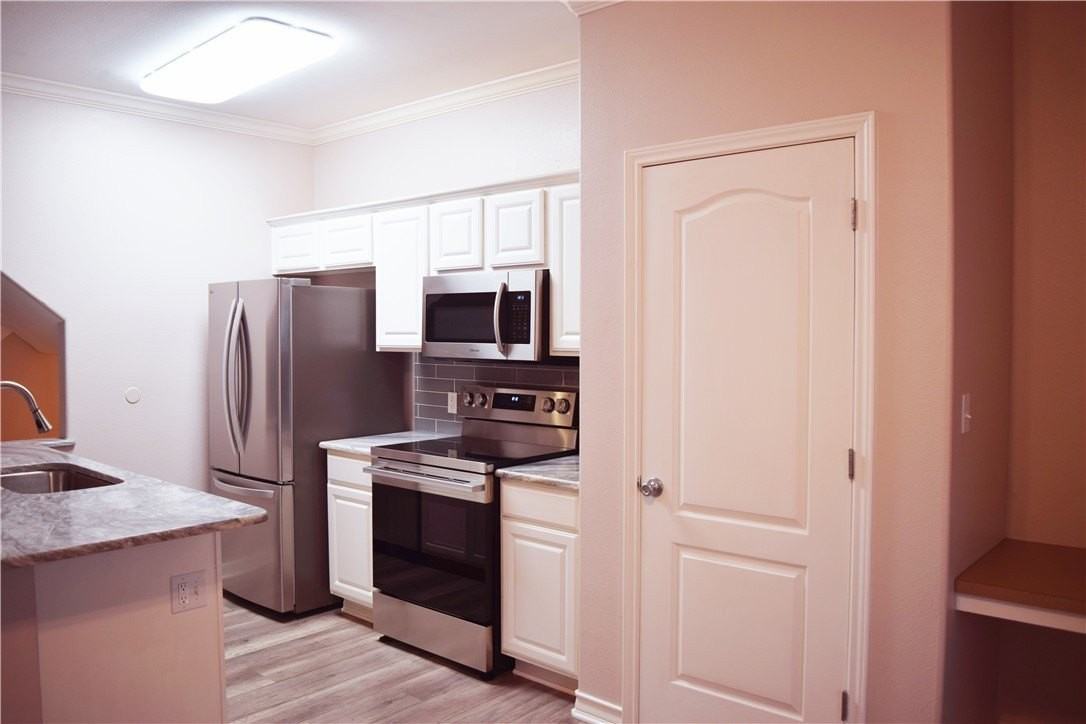 14202 Encantada Ave Apt 203 - Photo 7 of 16