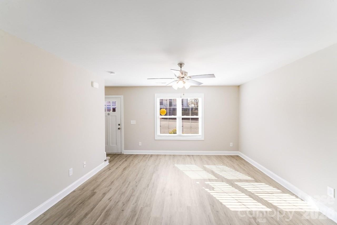 604 W 8th St - Photo 5 of 26