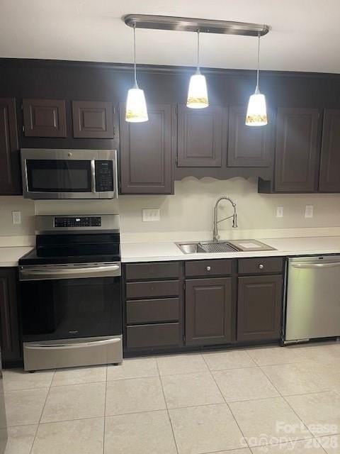 19506 Heartland St - Photo 3 of 6