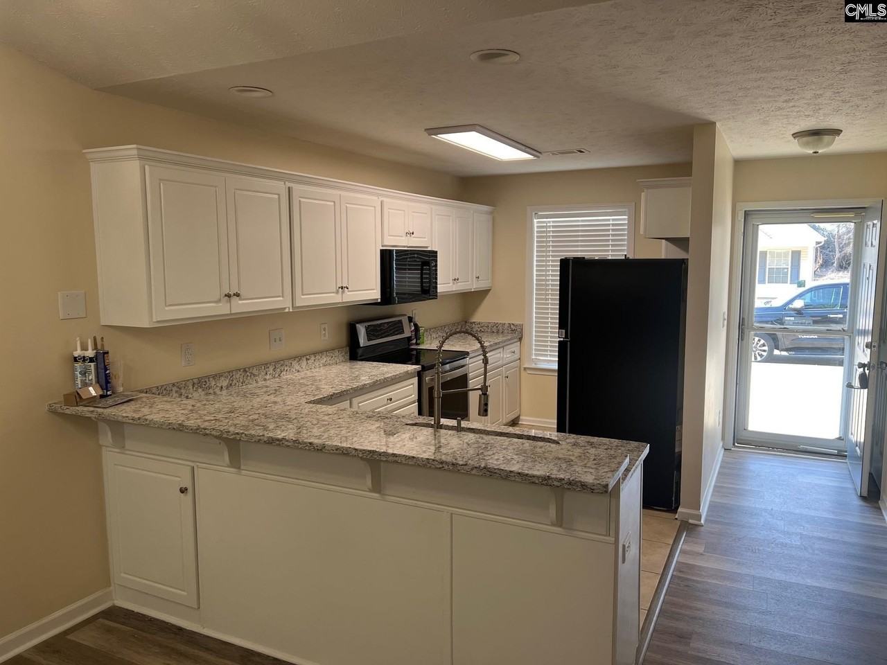 105 Crestland Dr - Photo 3 of 6