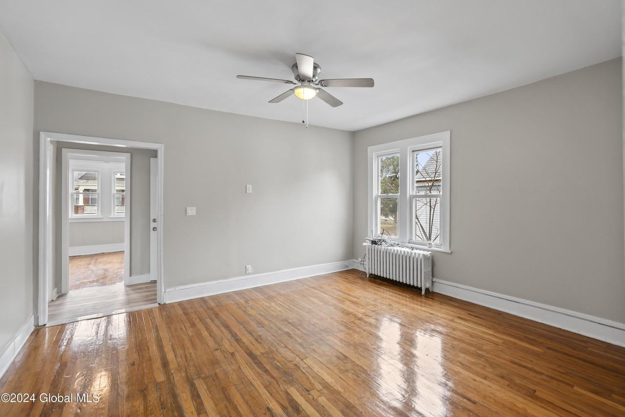 6 Blakely Ct Fl 2 - Photo 2 of 15