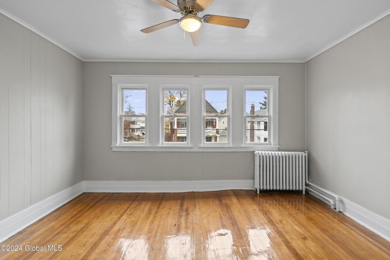 6 Blakely Ct Fl 2 - Photo 4 of 15