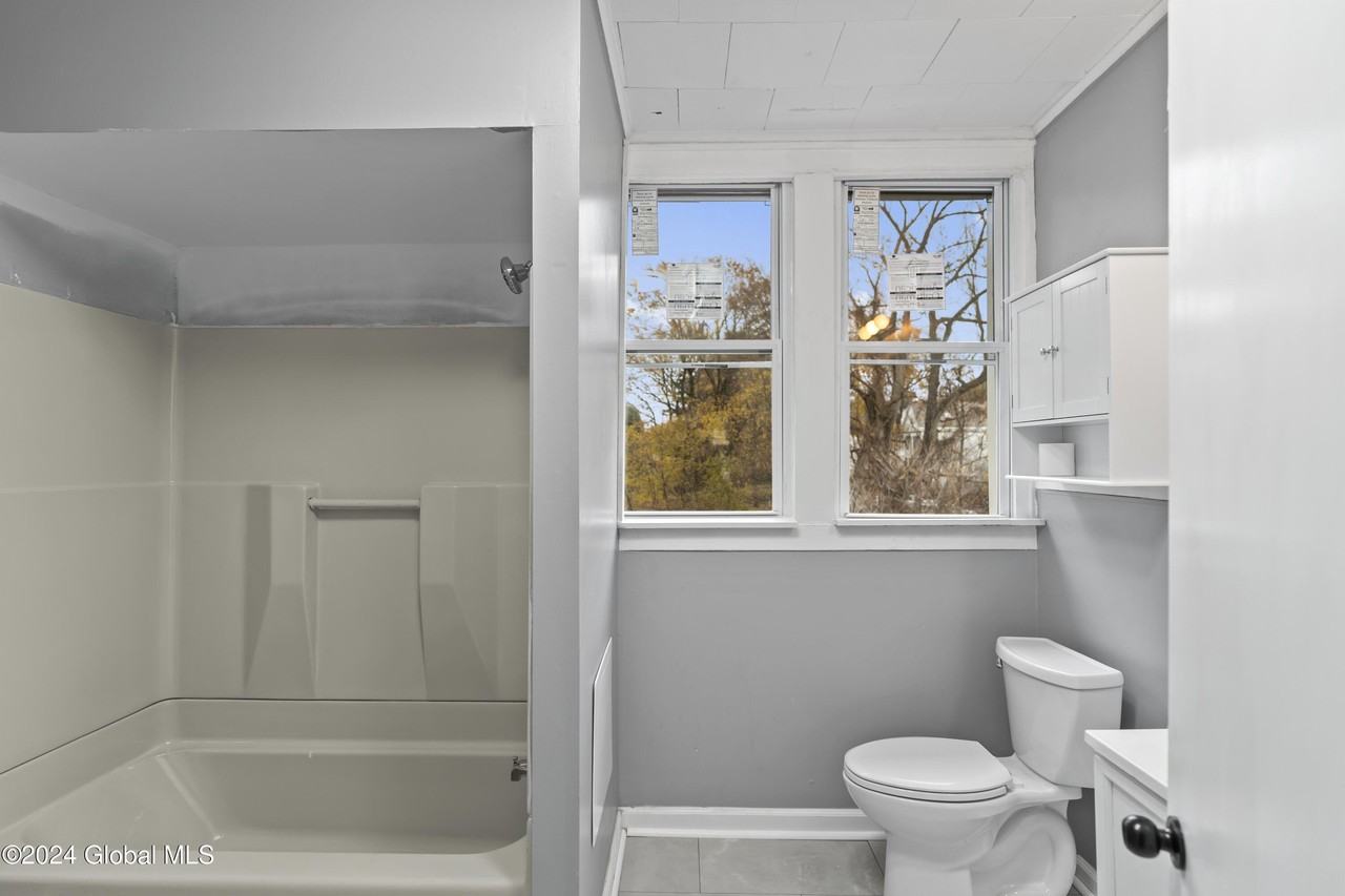 6 Blakely Ct Fl 2 - Photo 7 of 15