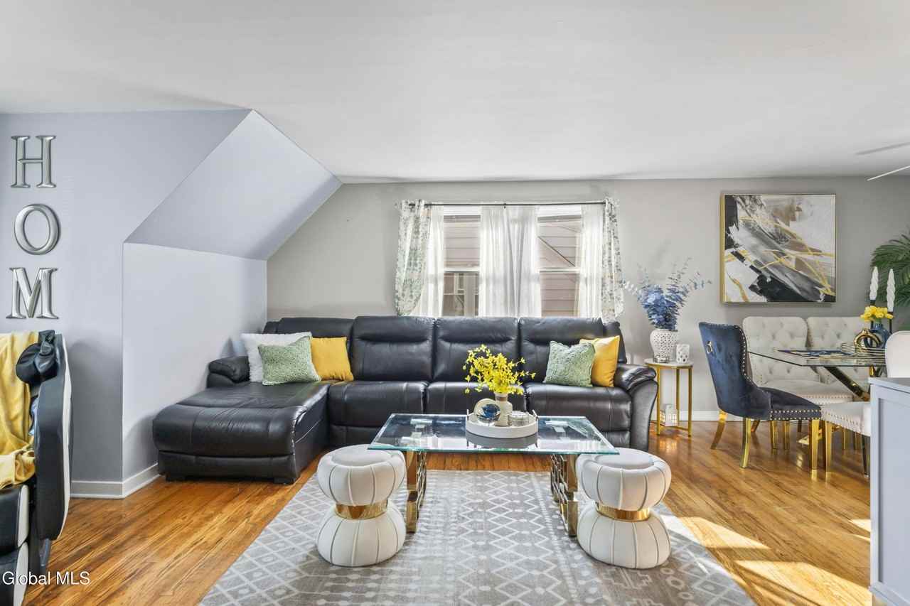 321 Hackett Blvd Unit 2 - Photo 5 of 26