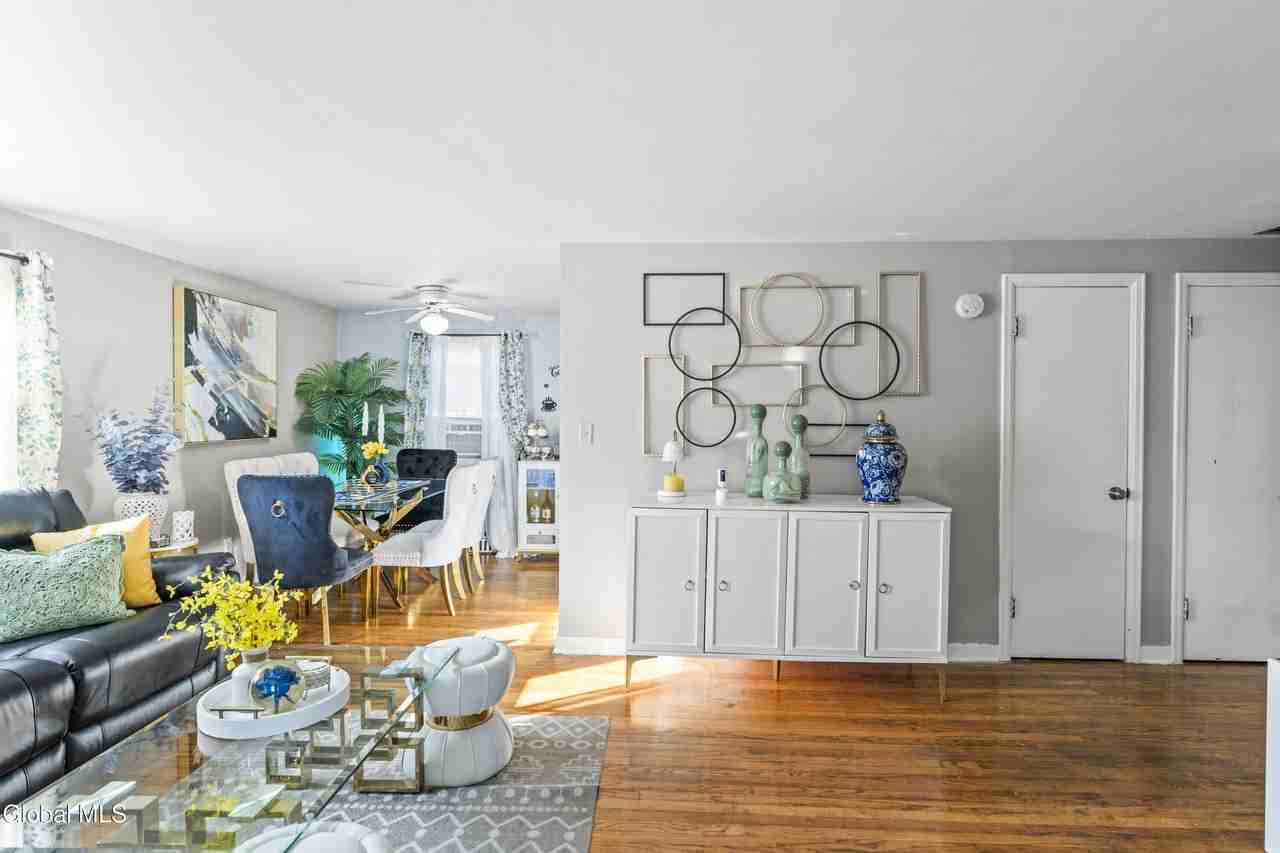 321 Hackett Blvd Unit 2 - Photo 7 of 26