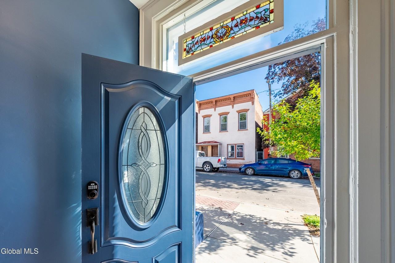 323 2nd St Unit 1 - Photo 2 of 21