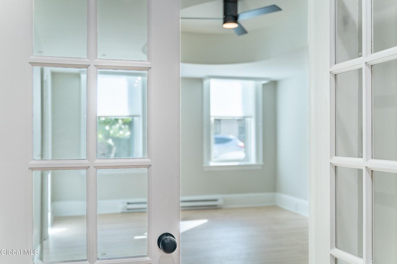 323 2nd St Unit 1 - Photo 3 of 21