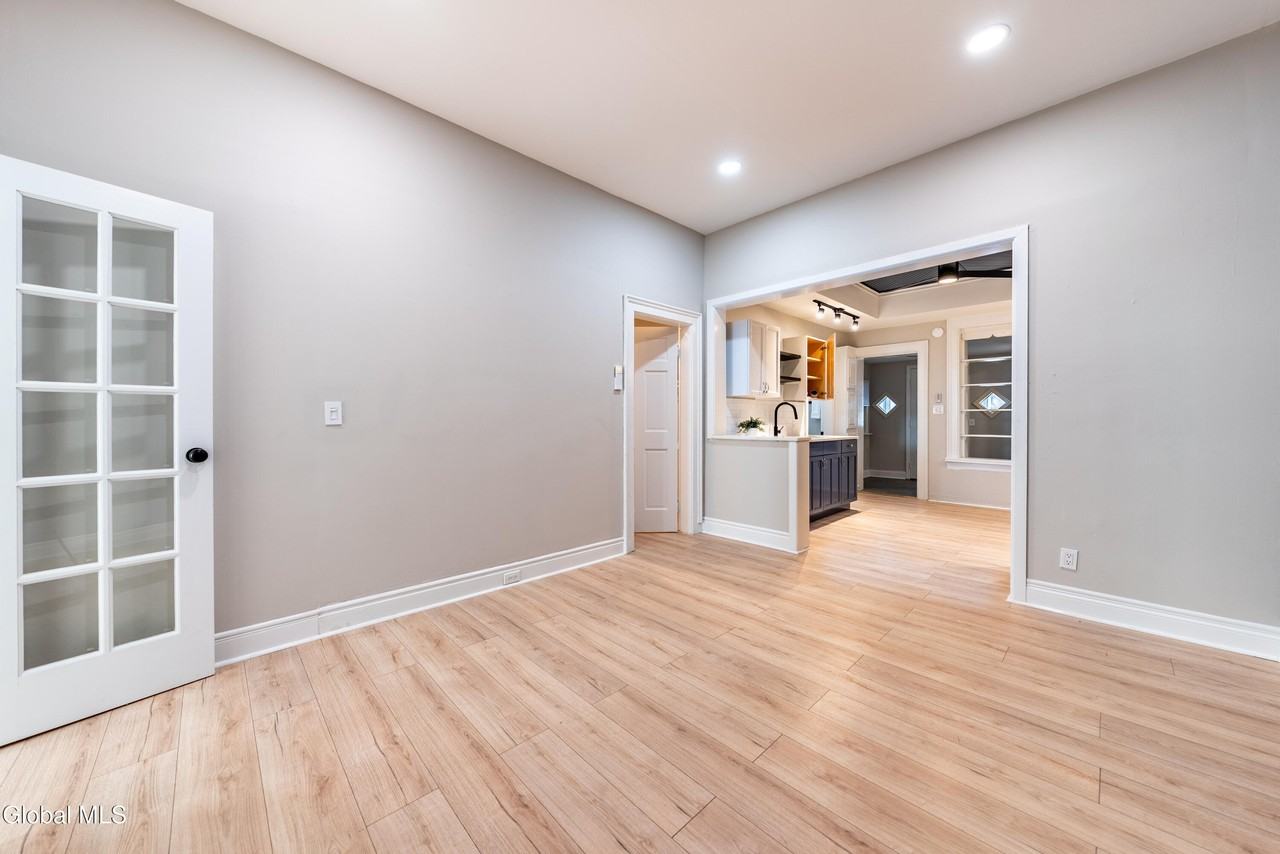 323 2nd St Unit 1 - Photo 4 of 21