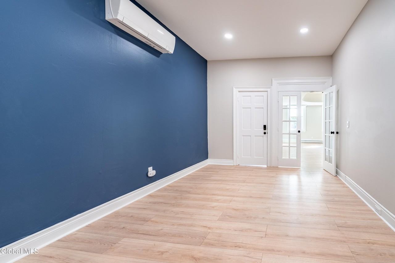 323 2nd St Unit 1 - Photo 5 of 21