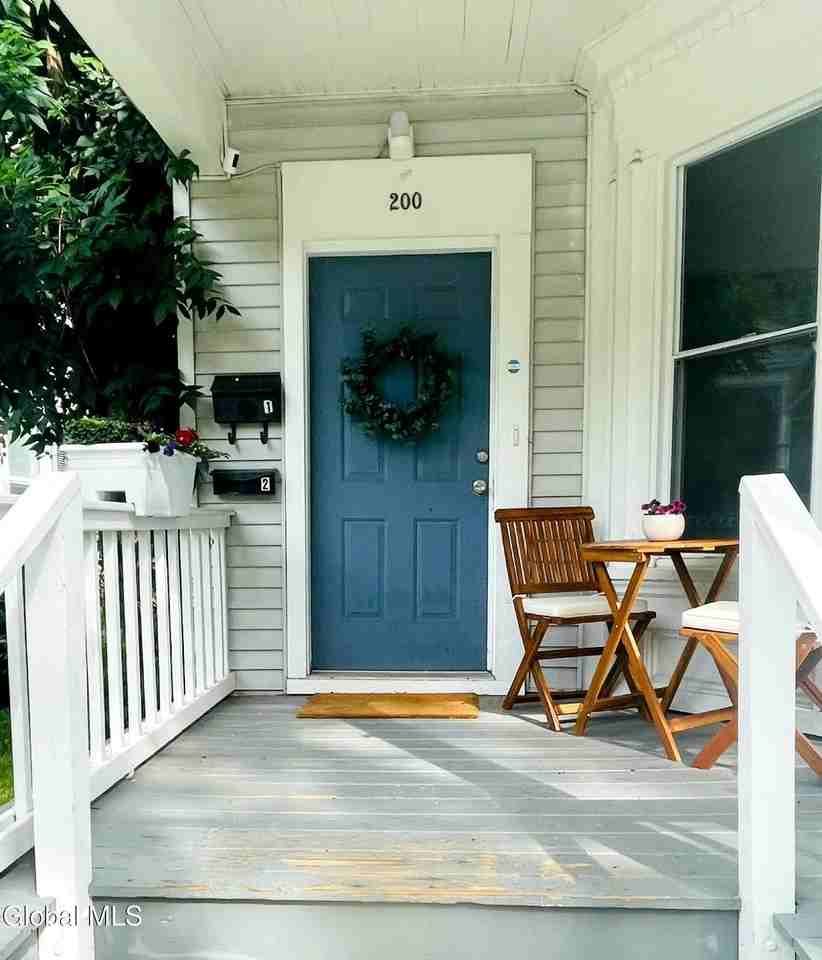 200 Beekman St - Photo 2 of 13