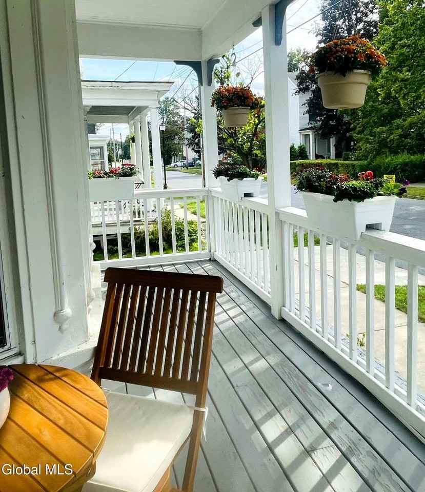 200 Beekman St - Photo 3 of 13