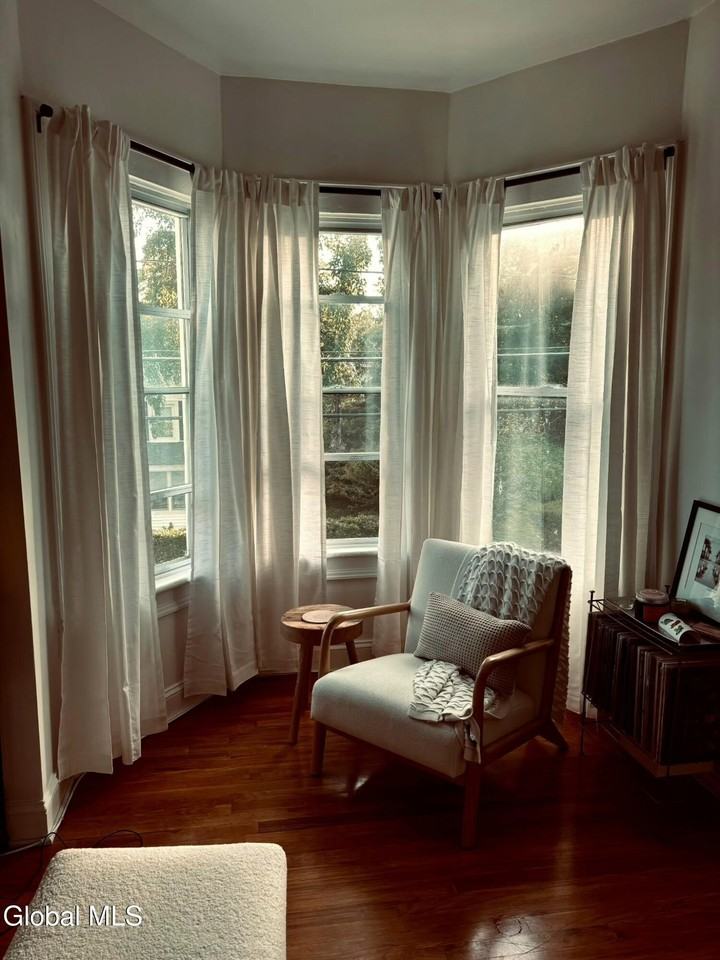 200 Beekman St - Photo 7 of 13