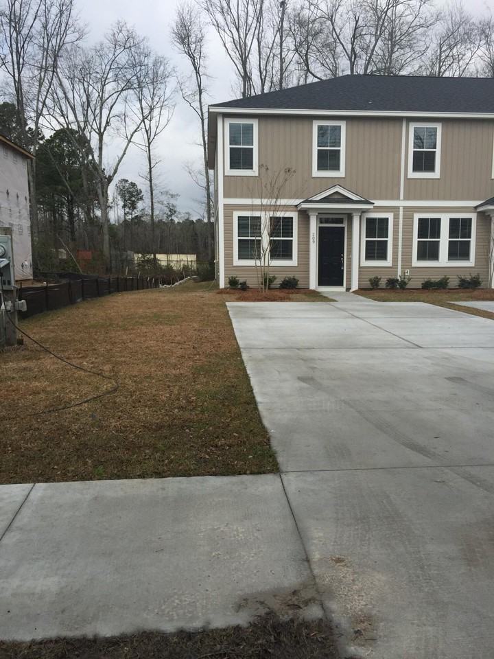 209 Alston St - Photo 2 of 24