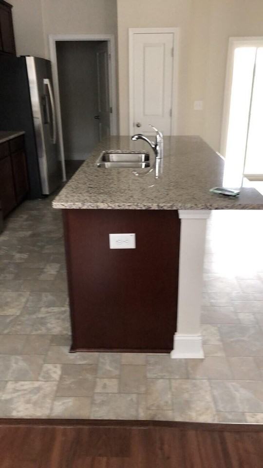 209 Alston St - Photo 6 of 24