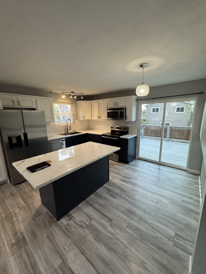 3378 Foxridge Dr #1 - Photo 3 of 16