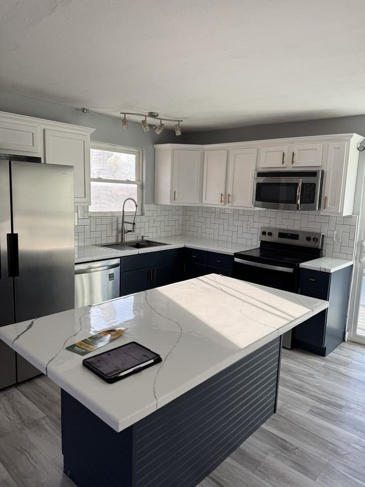 3378 Foxridge Dr #1 - Photo 4 of 16