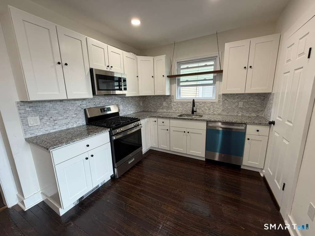 33 Marion St #1stFL - Photo 3 of 13