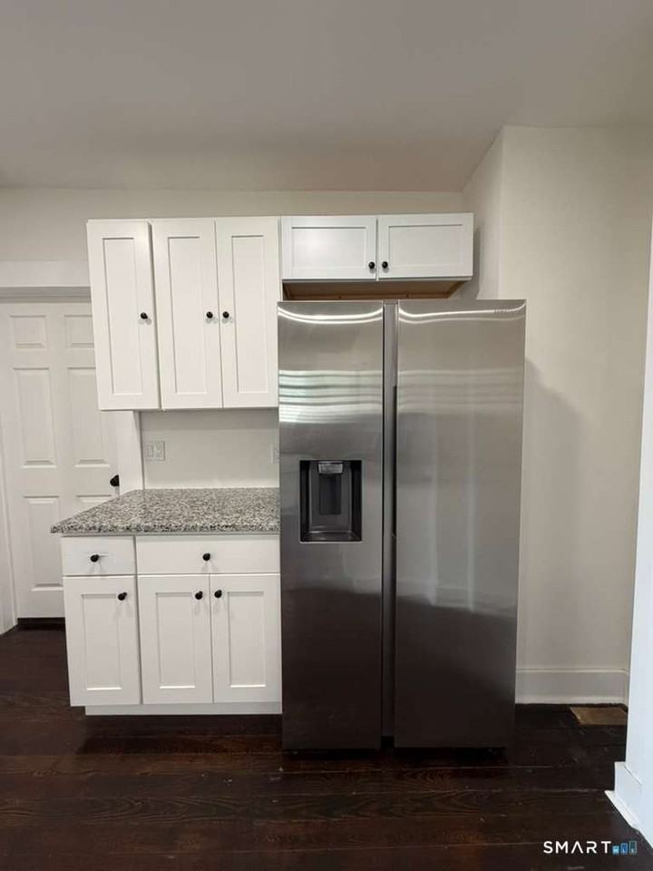 33 Marion St #1stFL - Photo 4 of 13