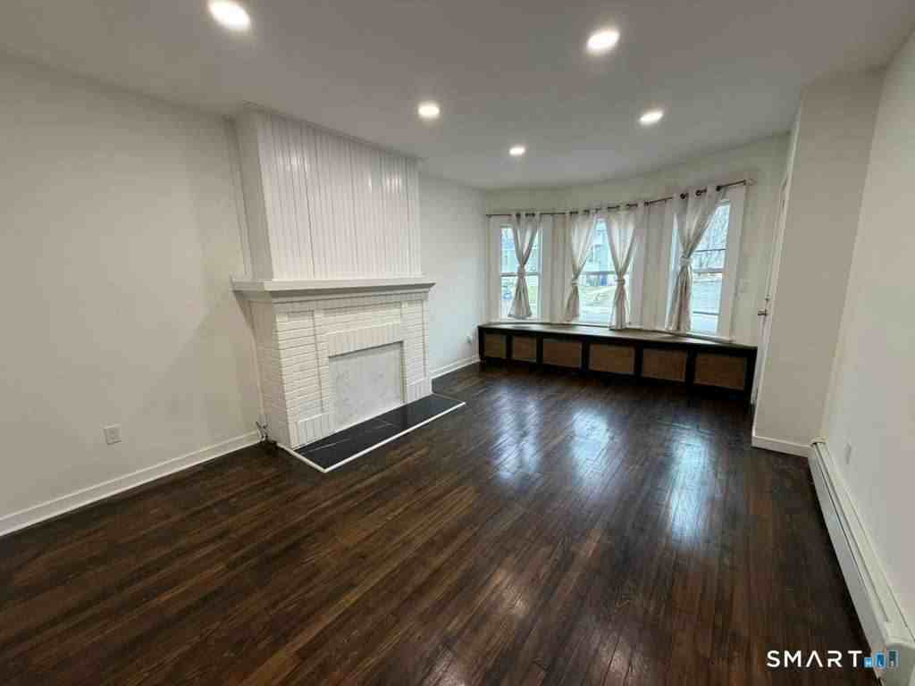 33 Marion St #1stFL - Photo 7 of 13