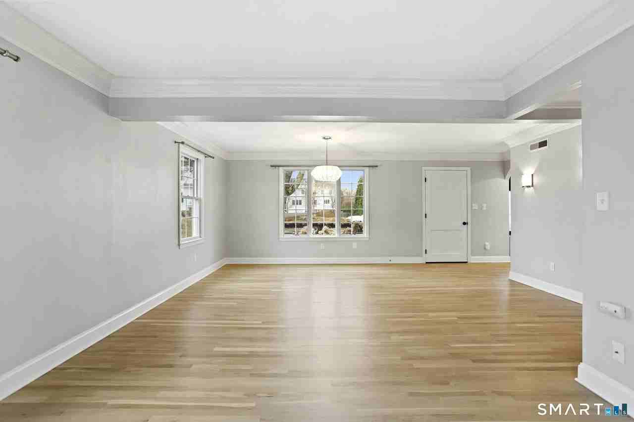 21 Eunice Ave - Photo 2 of 31