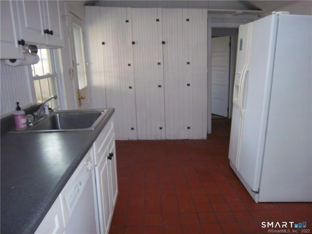 12 Bluff Rd W - Photo 2 of 12