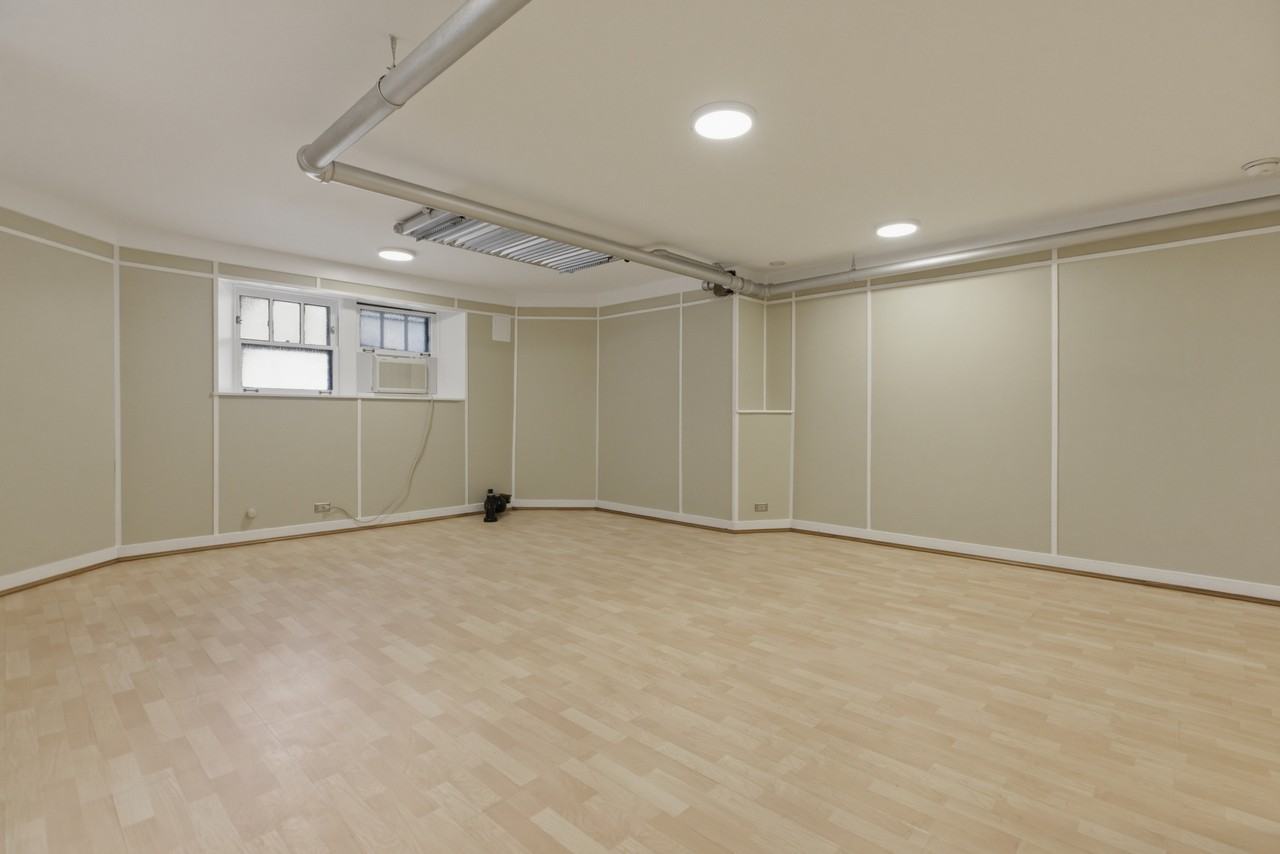 6645 N Greenview Ave - Photo 2 of 17