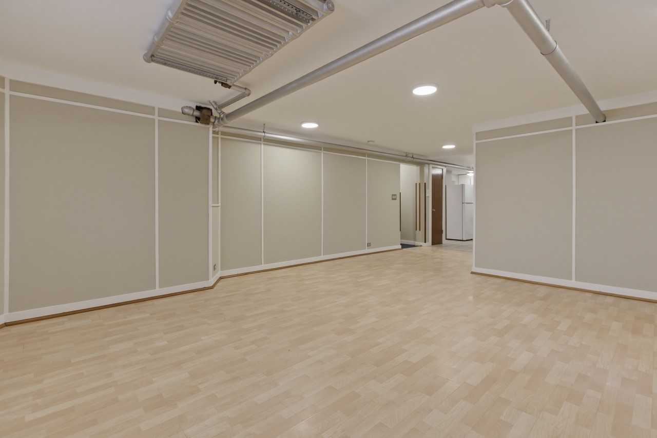 6645 N Greenview Ave - Photo 4 of 17