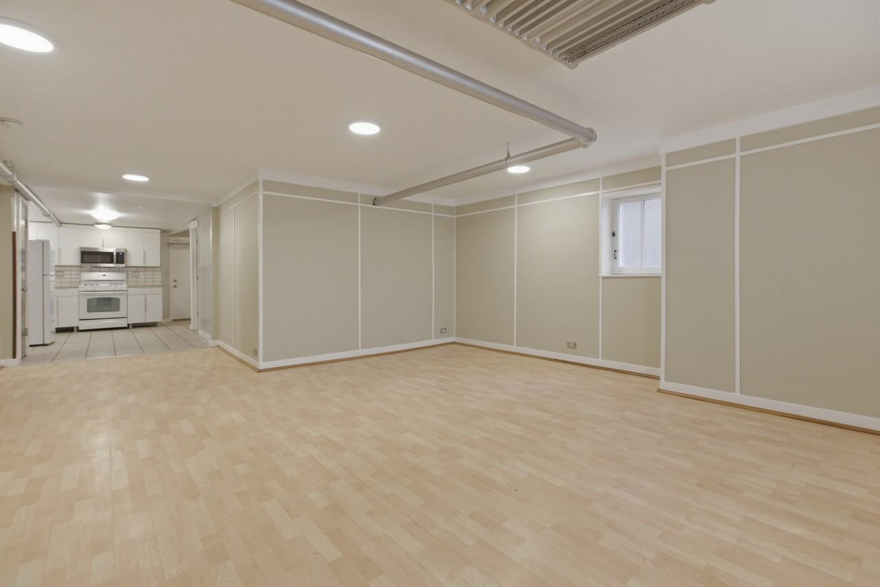 6645 N Greenview Ave - Photo 5 of 17