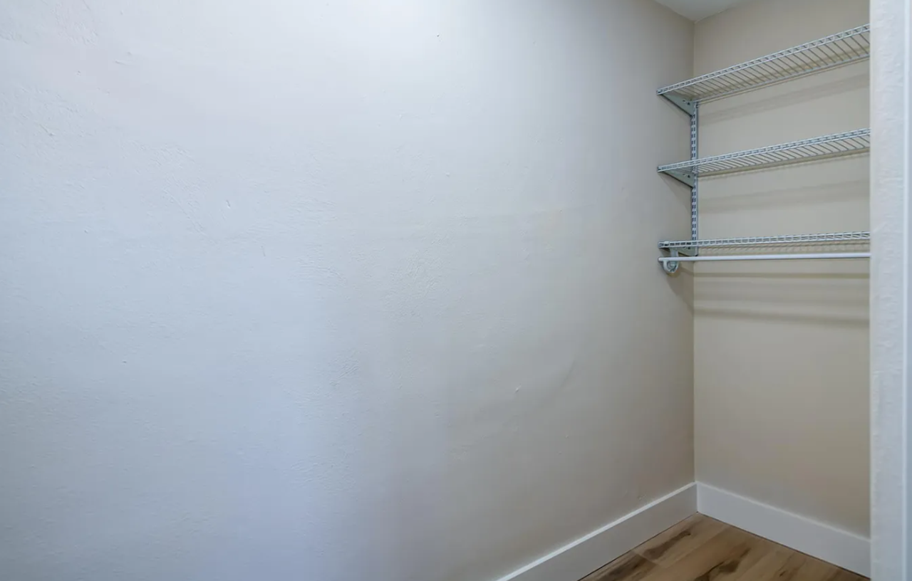 3710 GREENWOOD - Photo 6 of 8