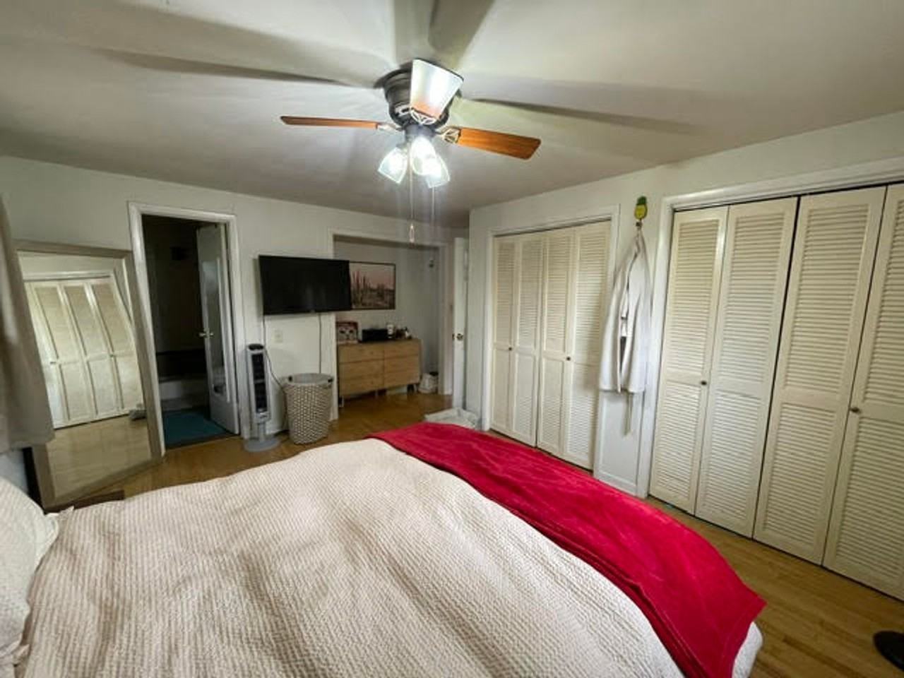 3840 E 10th St - Photo 2 of 28