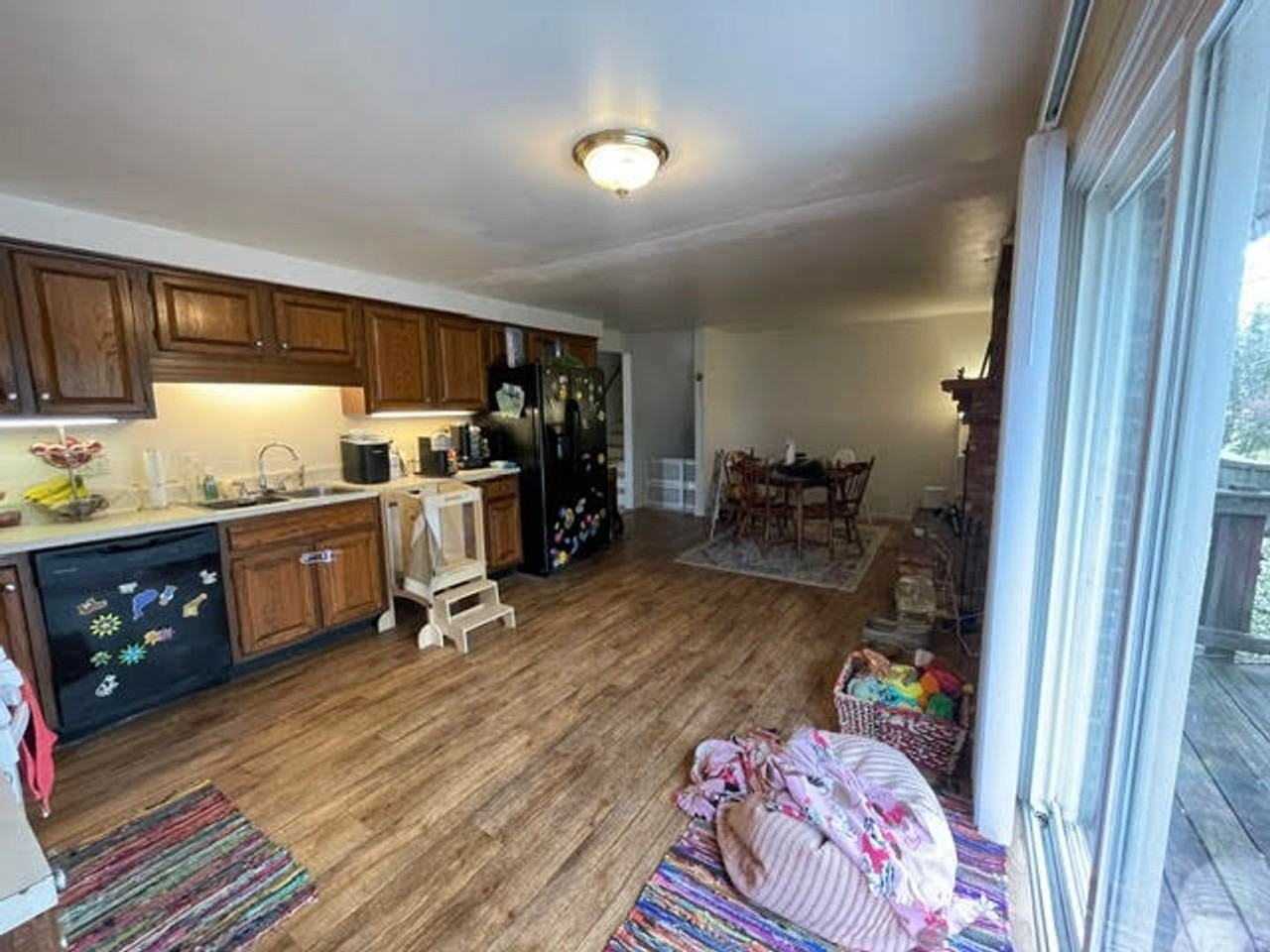 3840 E 10th St - Photo 3 of 28