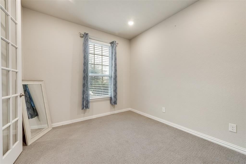 1923 Livingston Rd - Photo 4 of 21