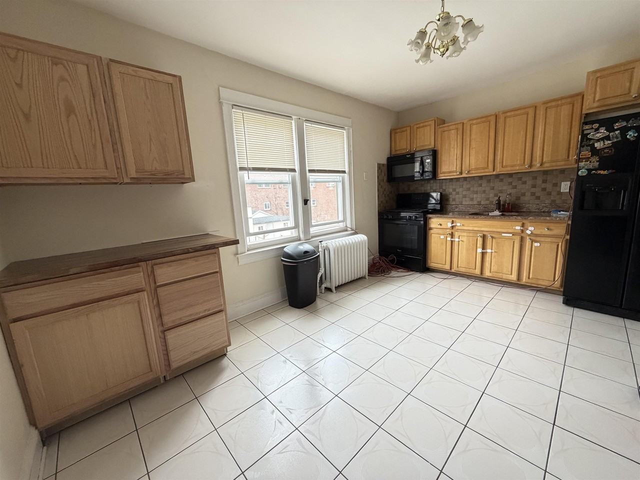 1125 73rd St - Photo 2 of 11