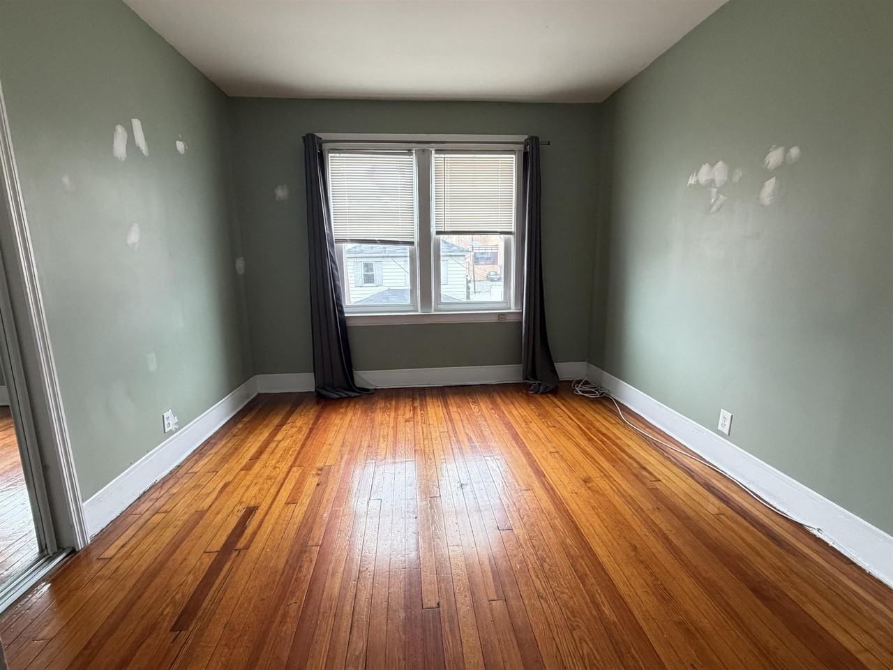 1125 73rd St - Photo 7 of 11