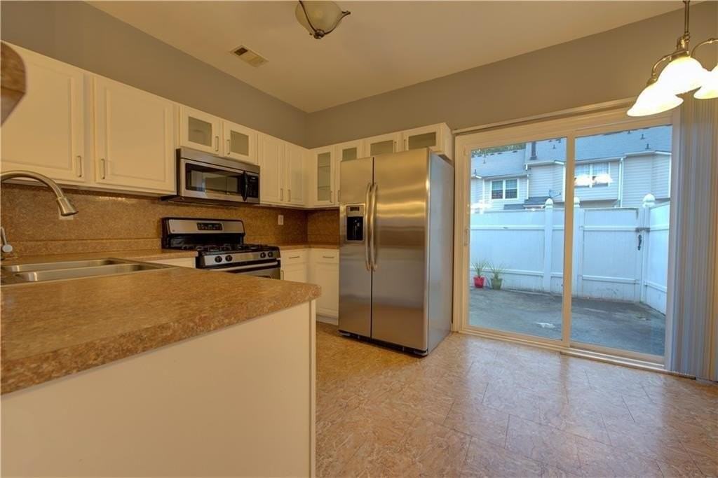 3283 Hidden Cove Cir - Photo 5 of 11