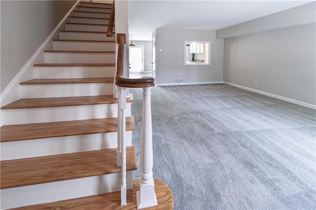 3071 Colonial Way Apt E - Photo 3 of 16